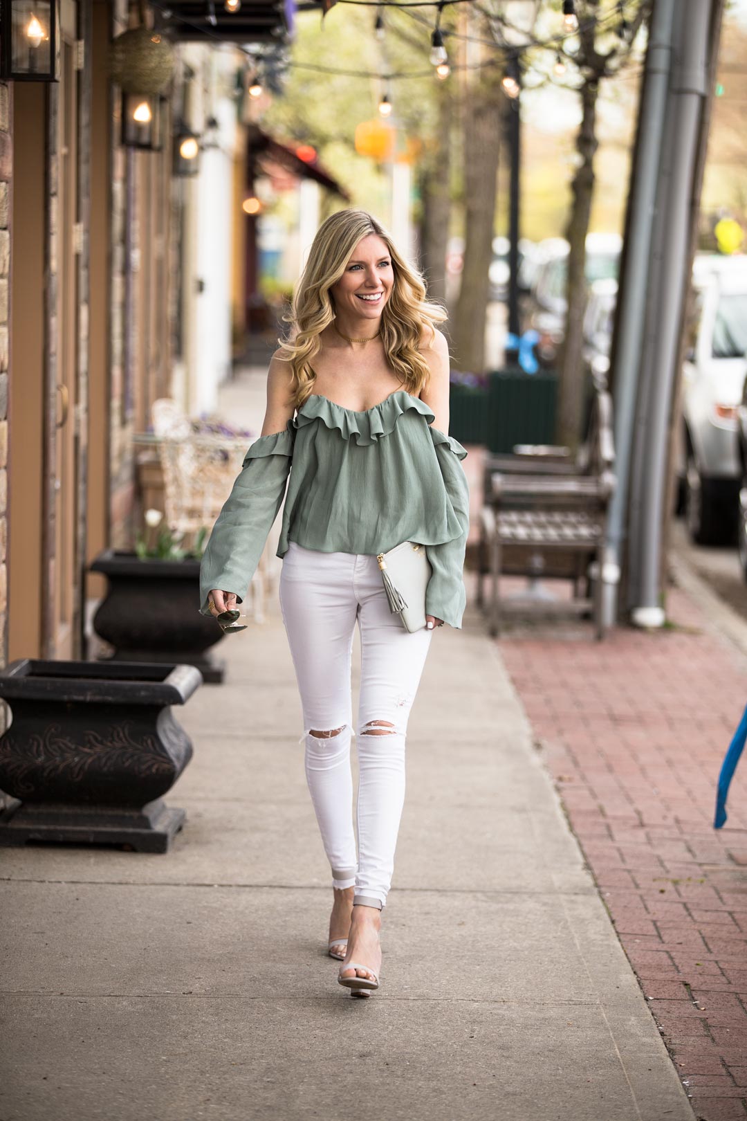 Ruffle Off the Shoulder Blouse 4SI3NNA