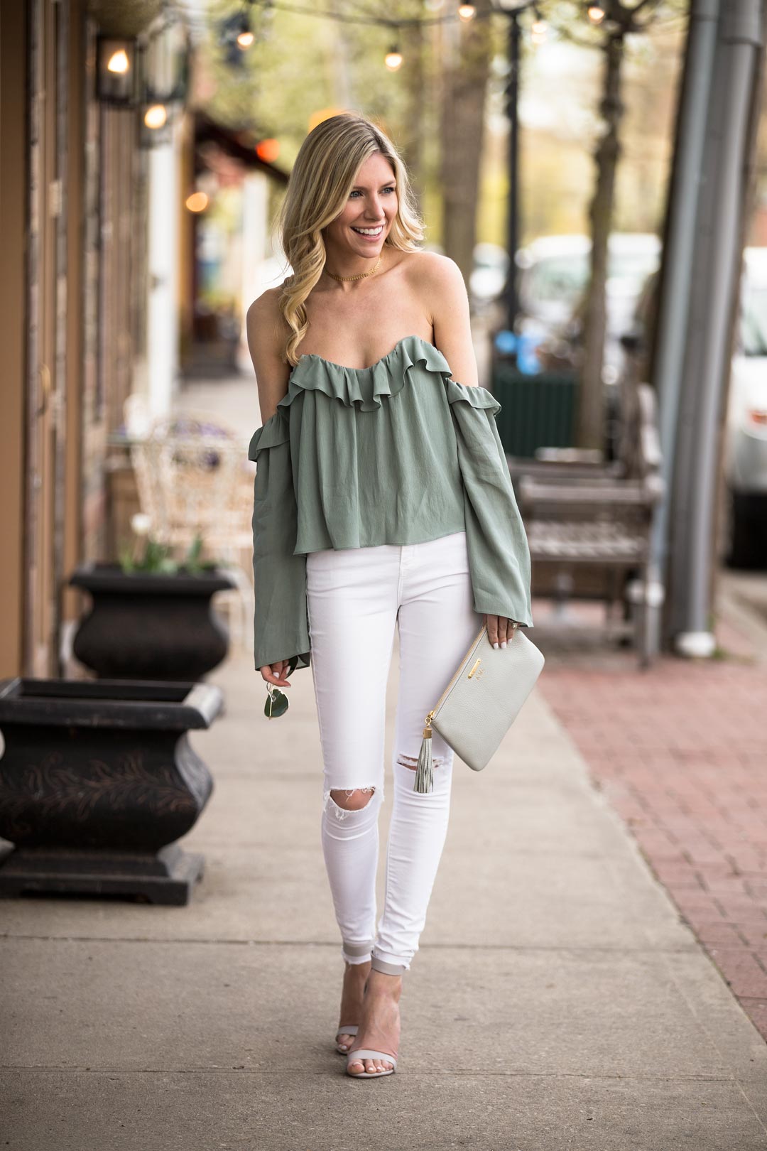 Ruffle Off the Shoulder Blouse 4SI3NNA