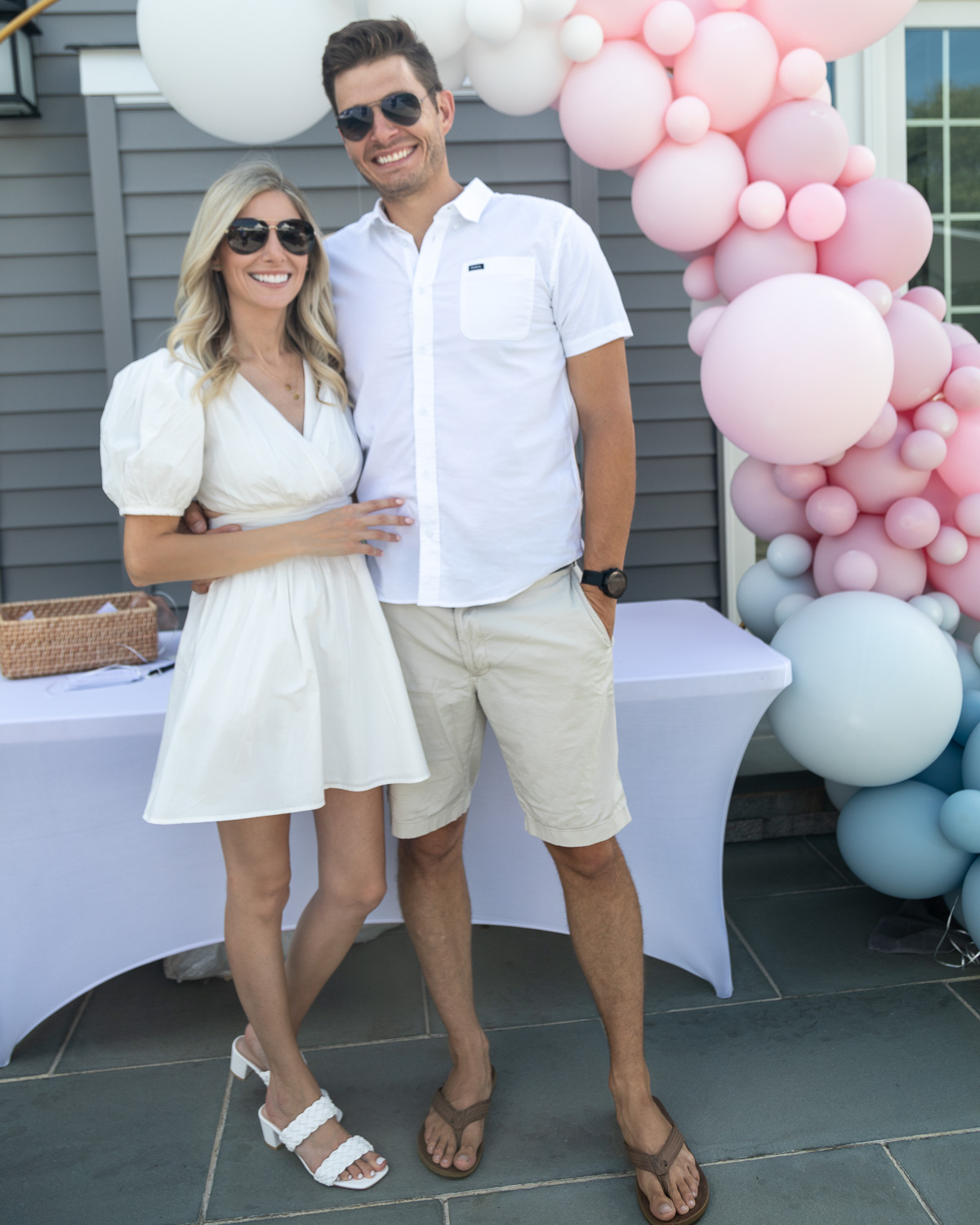 lawler-gender-reveal-party-neutral-couples-outfit-the-glamorous-gal-blog