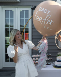 lawler-gender-reveal-party-neutral-confetti-balloon-the-glamorous-gal-blog