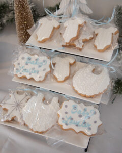 baby-shower-flooded-cookies-the-glamorous-gal-blog