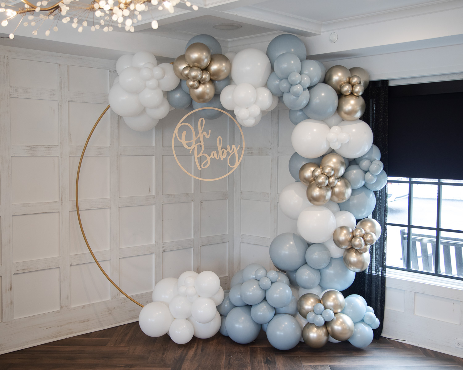 imagine-balloons-baby-shower-balloon-arch-the-glamorous-gal-blog